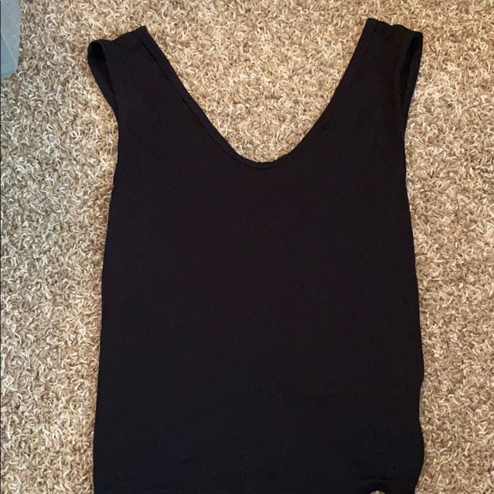 Black tank crop top